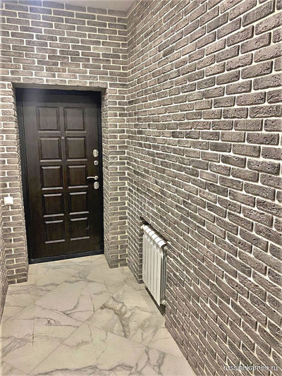 Антик Скала в прихожей 2